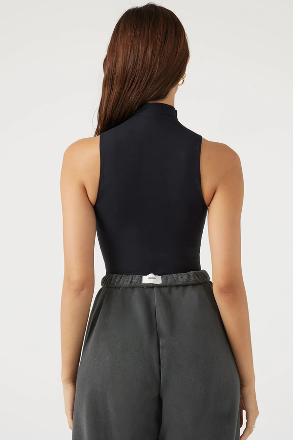 RARE SMOOTHING MOCK NECK TANK